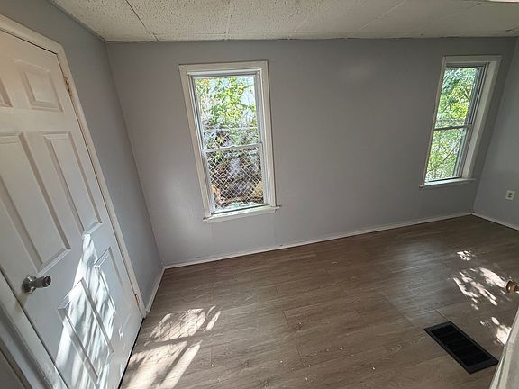 5th image of 322 Shuart Ave Floor 1