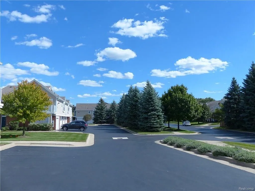 2 bed, 1450 sqft, $1,600 — Photo 2