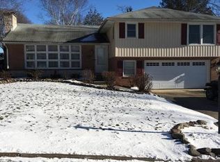 16 Chelten Cir, Camp Hill, PA 17011