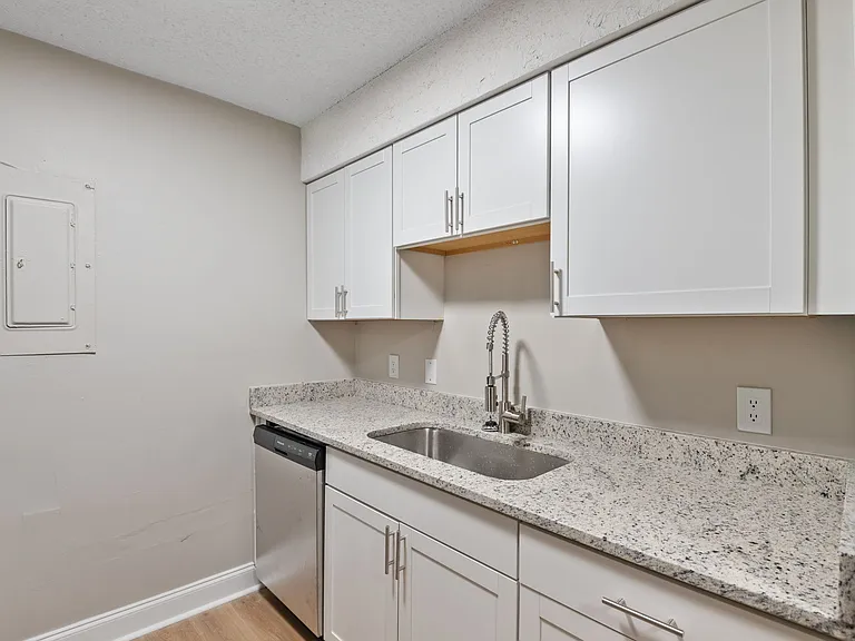 Arbor Landing Apartments — Photo 12