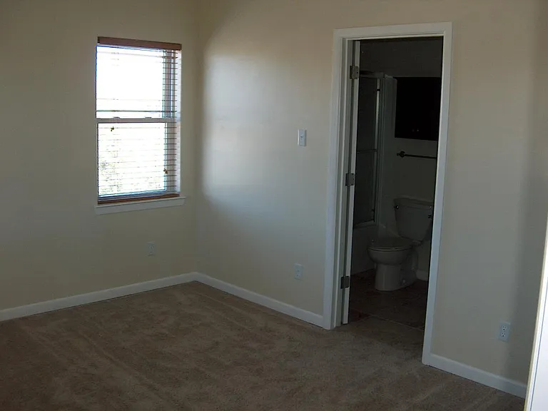 1133 Oconnell St — Photo 11