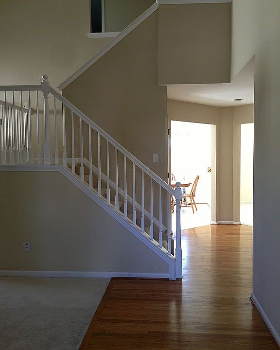 1st image of 34835 Pickford Dr
