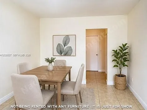 1533 NW 2nd St #6 — Photo 4