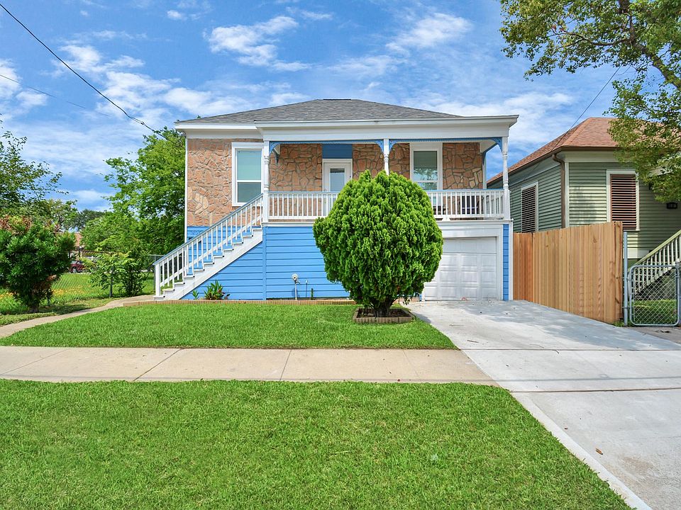 1st image of 1806 41st St