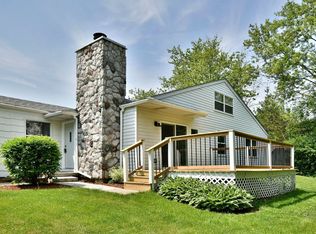 1030 Charles Ave, Gurnee, IL 60031