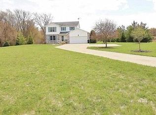 3038 Mapes Rd, Kendallville, IN 46755