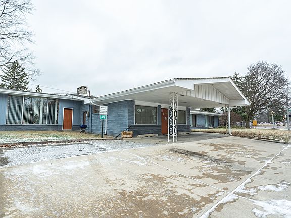 2nd image of 225 College Dr