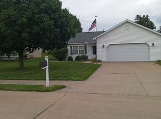404 SE 11th Ave, Aledo, IL