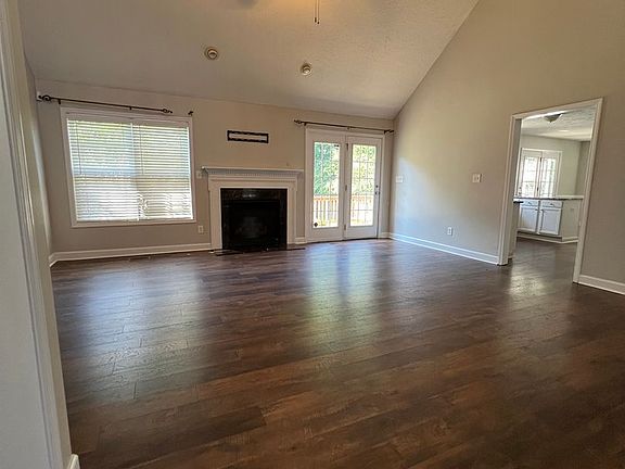 4th image of 249 Thorncliff Dr