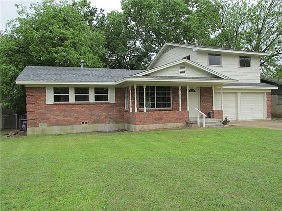 2nd image of 2112 Bradford Dr