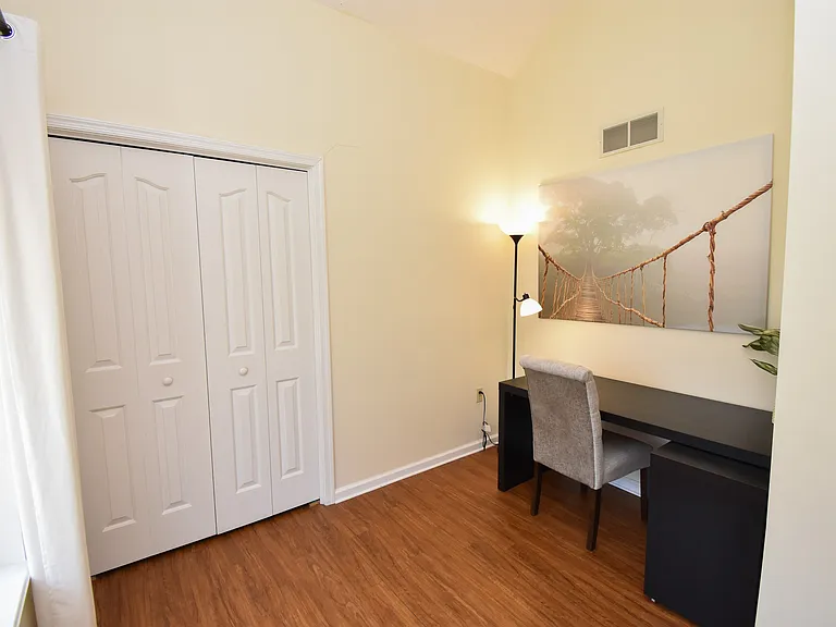 2570 Country Club Dr — Photo 36