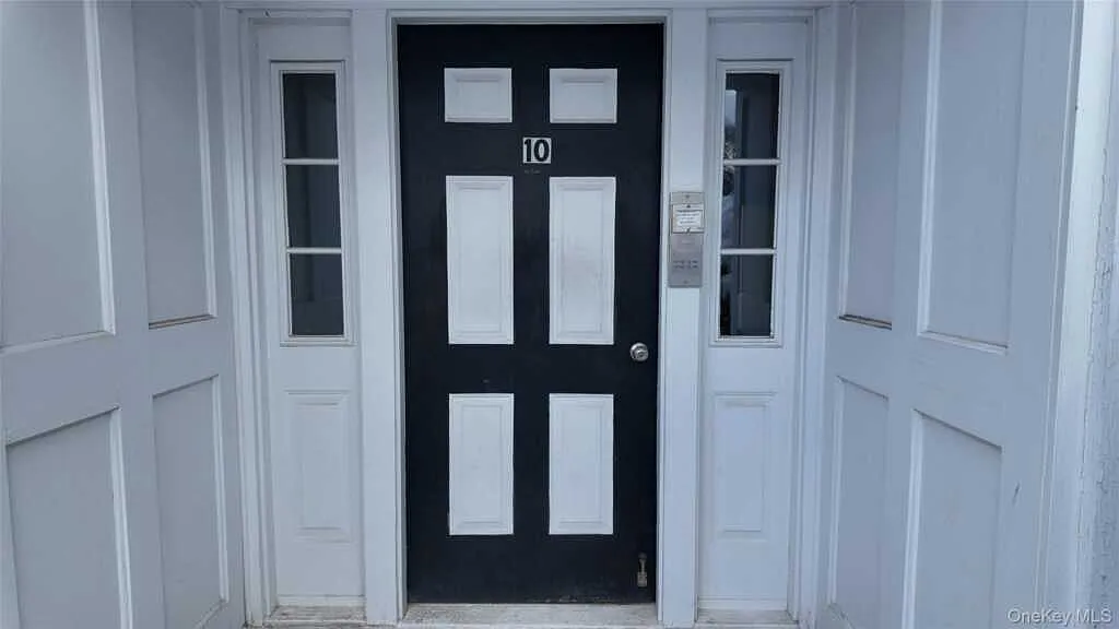 10 Lenox Court Court, Suffern, NY 10901 — Photo 1