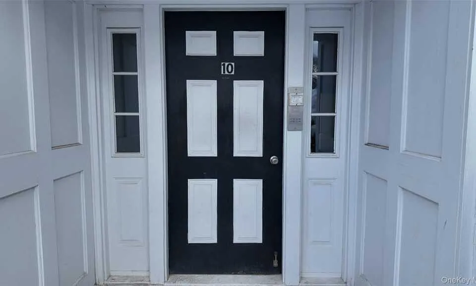 10 Lenox Ct #807