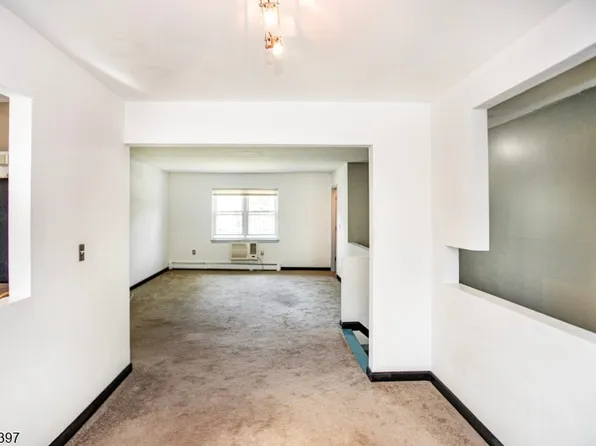 1130 Valley Rd APT 2B, Wayne, NJ 07470
