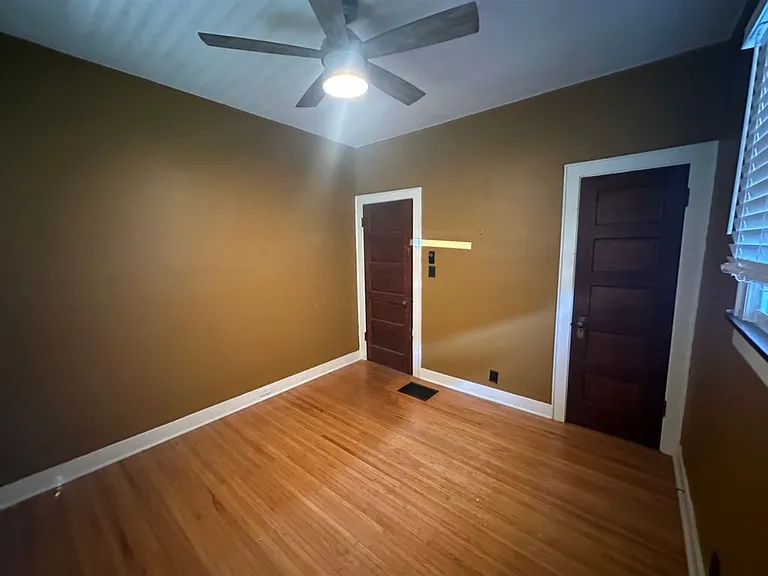 528 E Barbee Ave — Photo 5