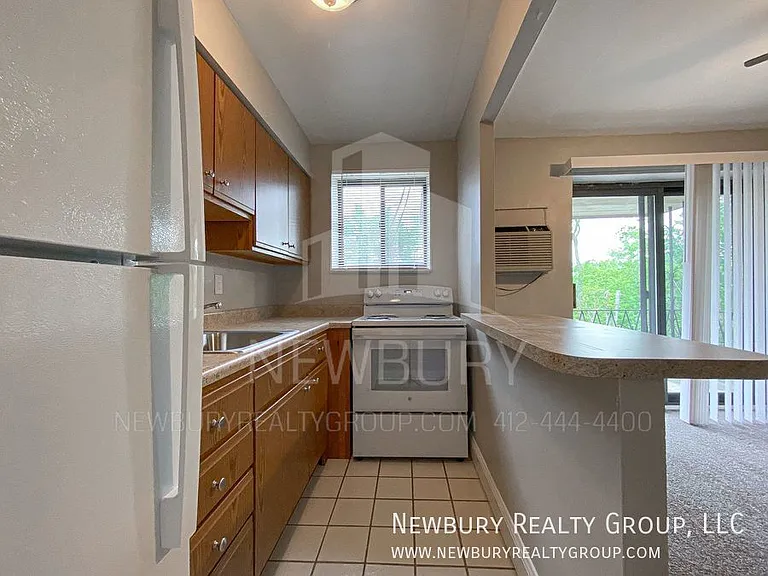 1459 Poplar St #17 — Photo 10