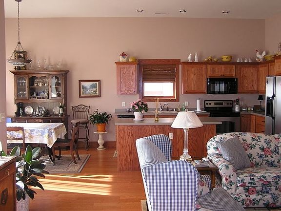 3rd image of 201 W Diamond Oaks Dr