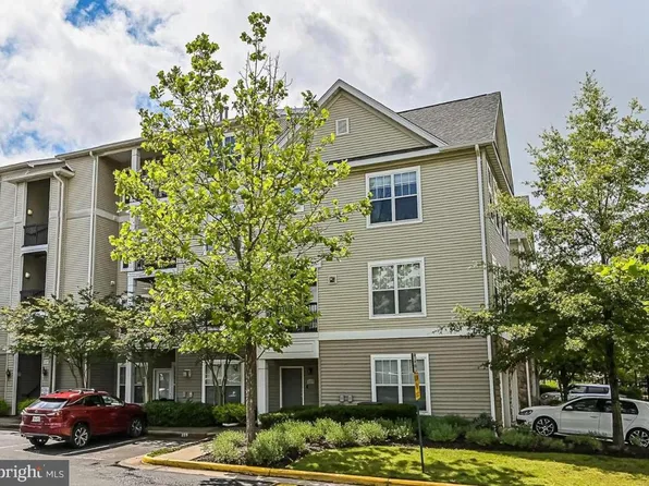 13377 Connor Dr APT F, Centreville, VA 20120