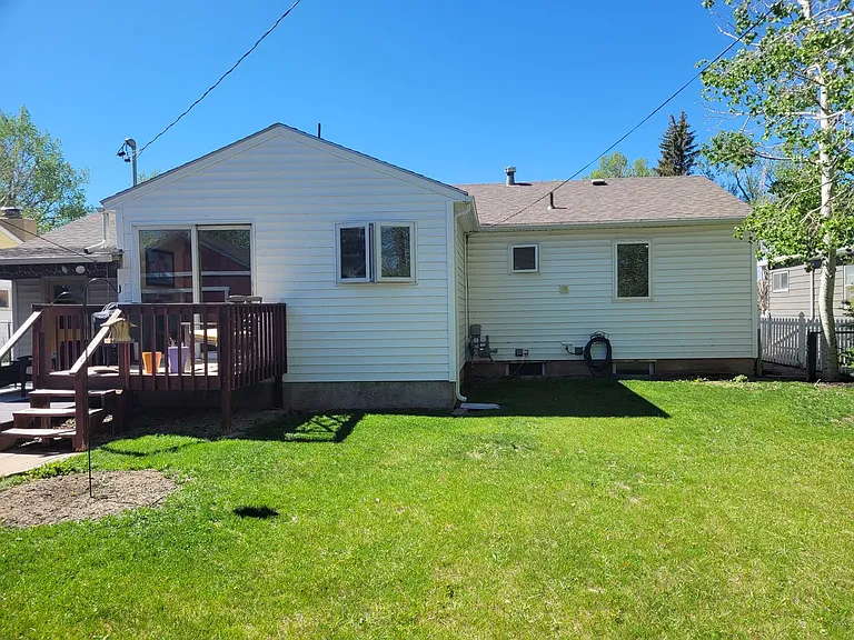 1517 Steele St — Photo 3