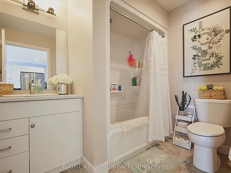 42 Moonstone Cres — Photo 19