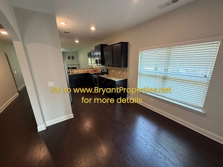 285 Blackthorn Ln — Photo 7