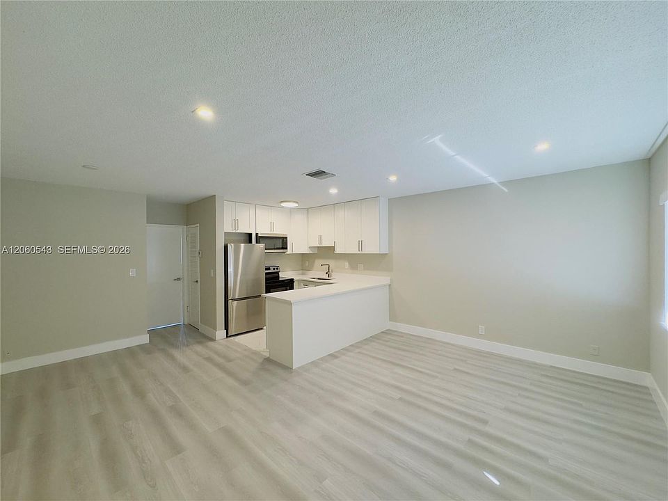 1st image of 1903 SW 3rd Ave APT 1