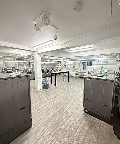 25 Laundry room