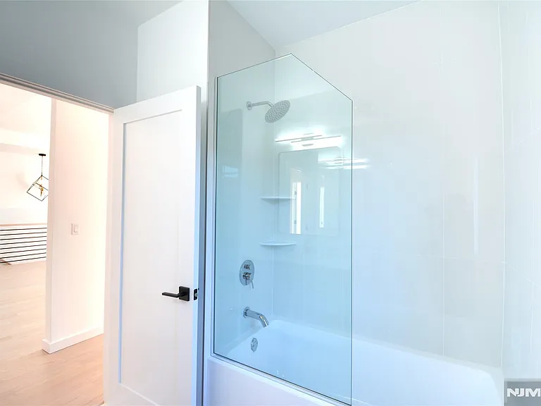 35 Henry Ave #B — Photo 11