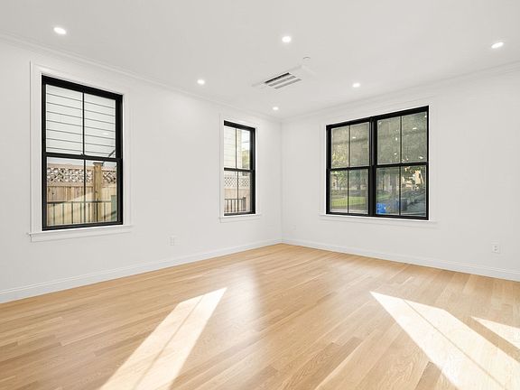 5th image of 27 Shepard St #1