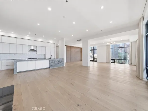 1111 S Grand Ave #Penthouse 5, Los Angeles, CA 90017