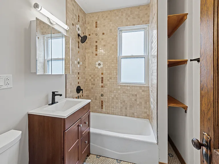 1648 N Saint Louis Ave #2 — Photo 16
