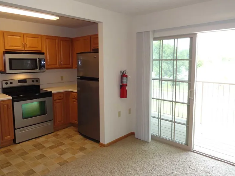 Elkhorn Ridge Apartments — Photo 6
