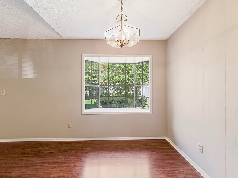 112 Castle Row — Photo 15