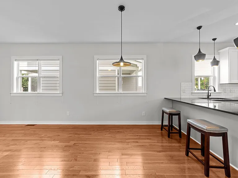 536 E Lenoir St — Photo 11