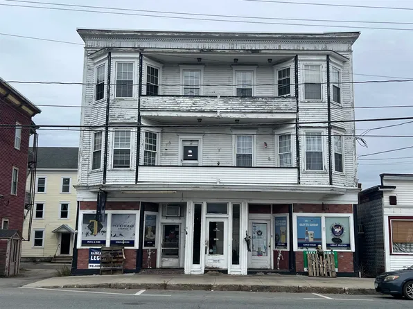 6 king Square, Whitefield, NH 03598