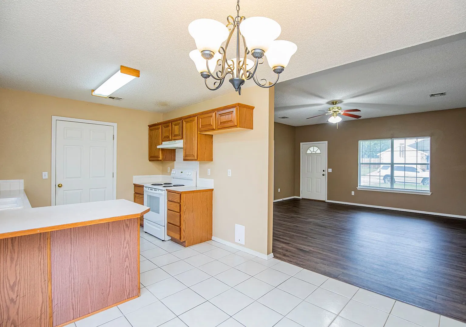 809 Jon Drive — Photo 2