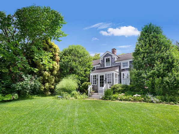 28 Bowden Sq, Southampton, NY 11968