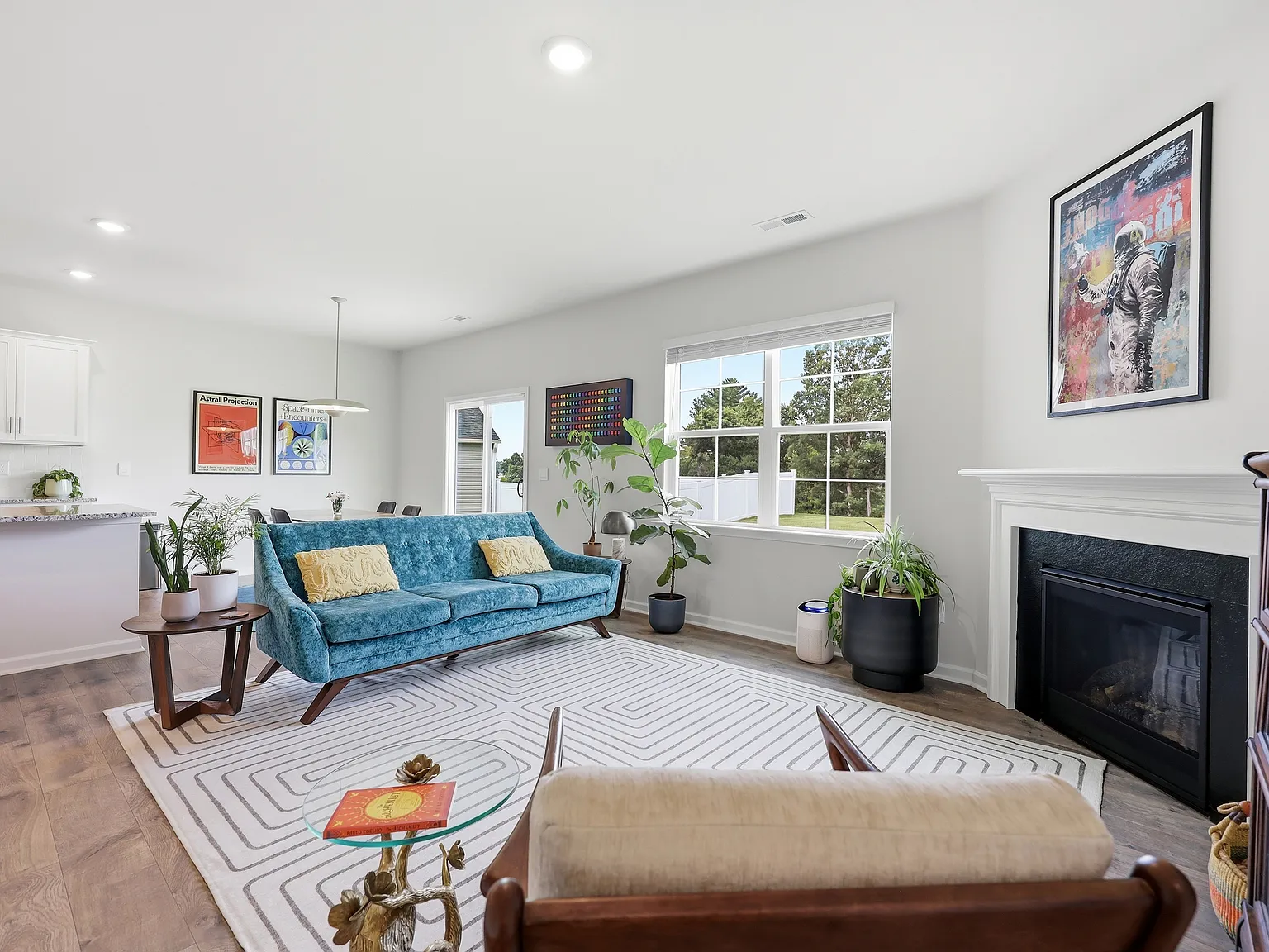5 bed, 2511 sqft, $799 — Photo 1