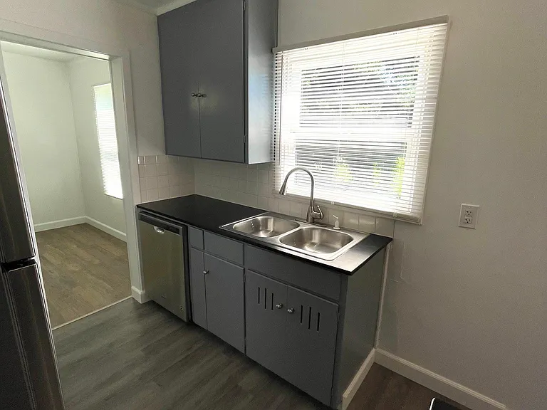 1312 Mahan Ave — Photo 8