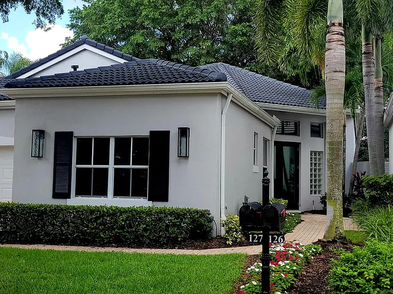 127 Sunset Cove Ln — Photo 2