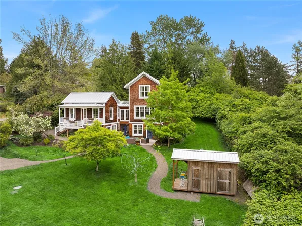 8285 NE Beck Road, Bainbridge Island, WA 98110