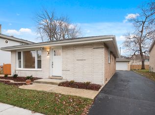 5611 W 81st Pl, Burbank, IL