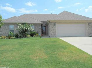 2402 Toccata Ln, Cabot, AR 72023
