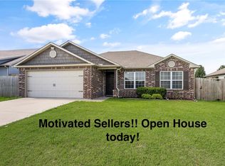 1571 Edinburgh Dr, Centerton, AR 72719