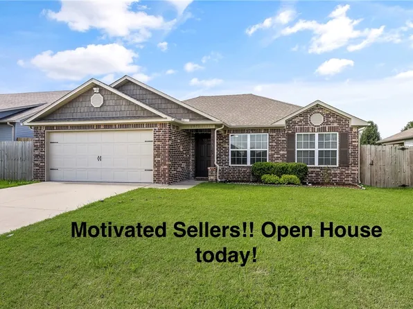 1571 Edinburgh Dr, Centerton, AR 72719