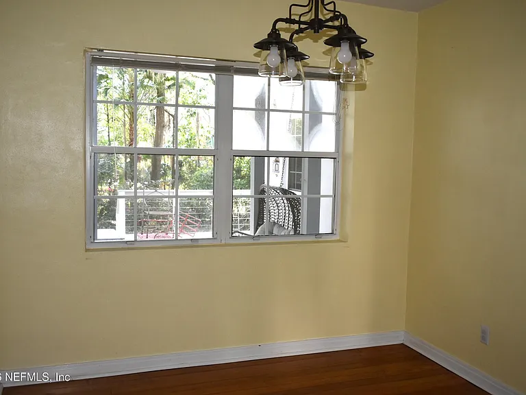 2836 Ionic Ave — Photo 7
