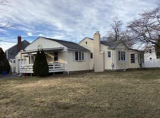 111 Aster St, Warwick, RI 02888