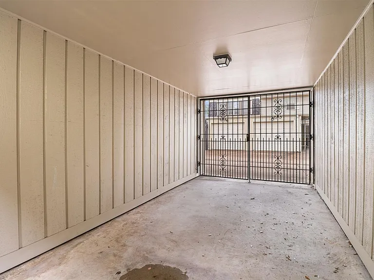 6332 Chevy Chase Dr #16 — Photo 20