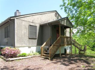 94 Honeymaple Ln, Franklin, NC 28734