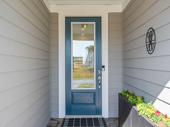 3rd image of 611 Coral Bells Ln